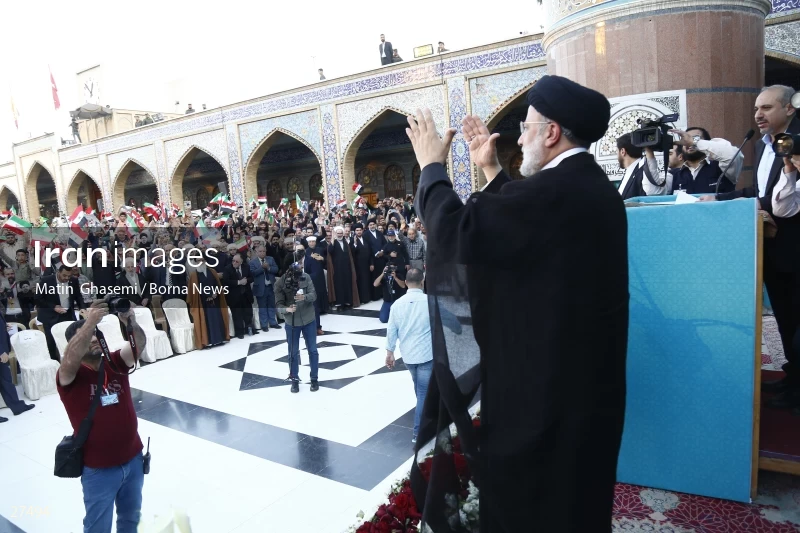 President Ebrahim Raisi in the holy shrine of Hazrat Zeinab (PBUH)