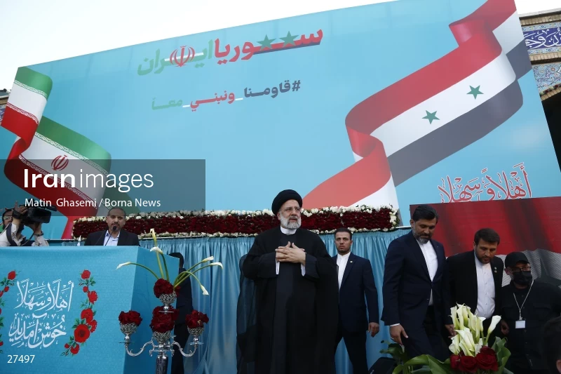 President Ebrahim Raisi in the holy shrine of Hazrat Zeinab (PBUH)