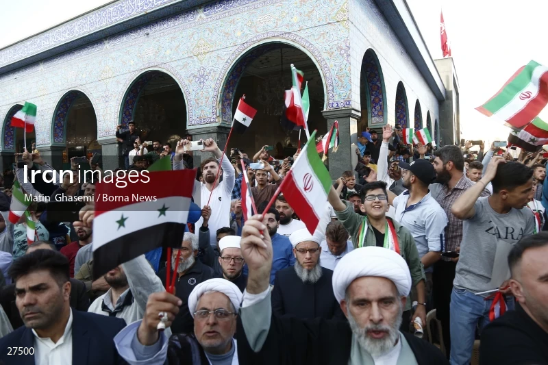 President Ebrahim Raisi in the holy shrine of Hazrat Zeinab (PBUH)
