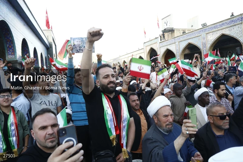 President Ebrahim Raisi in the holy shrine of Hazrat Zeinab (PBUH)