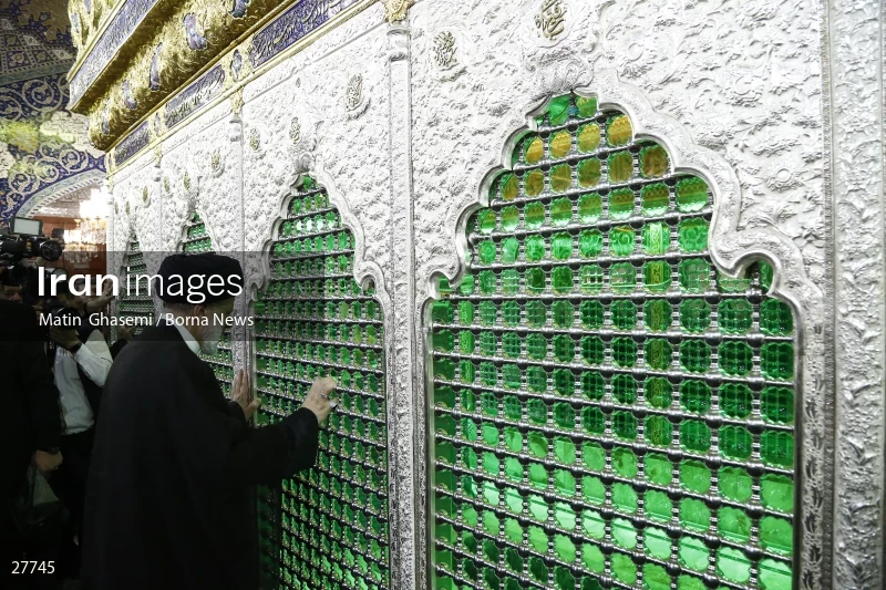 President Ebrahim Raisi in the holy shrine of Hazrat Ruqayya