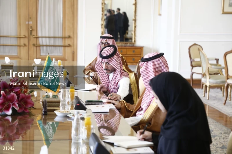 Meeting between the foreign ministers of Iran and Saudi Arabia