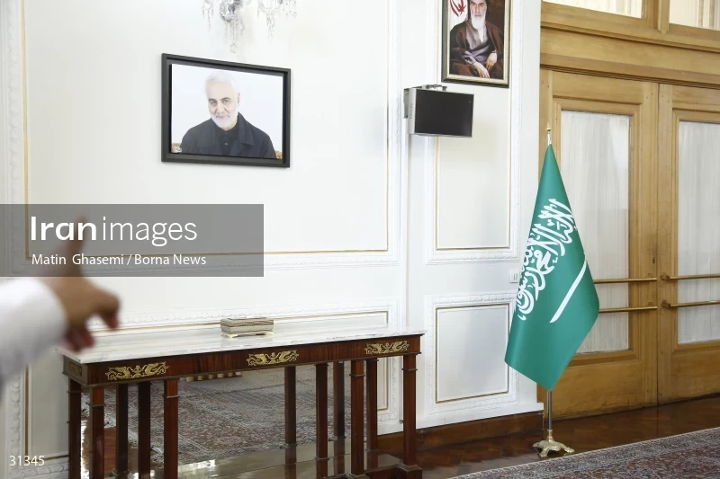 Meeting between the foreign ministers of Iran and Saudi Arabia