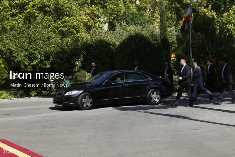 Meeting between the foreign ministers of Iran and Saudi Arabia