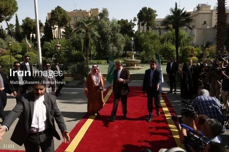 Meeting between the foreign ministers of Iran and Saudi Arabia