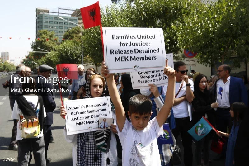 Gathering of "Nejat Society" members in front of the Red Cross office in Tehran