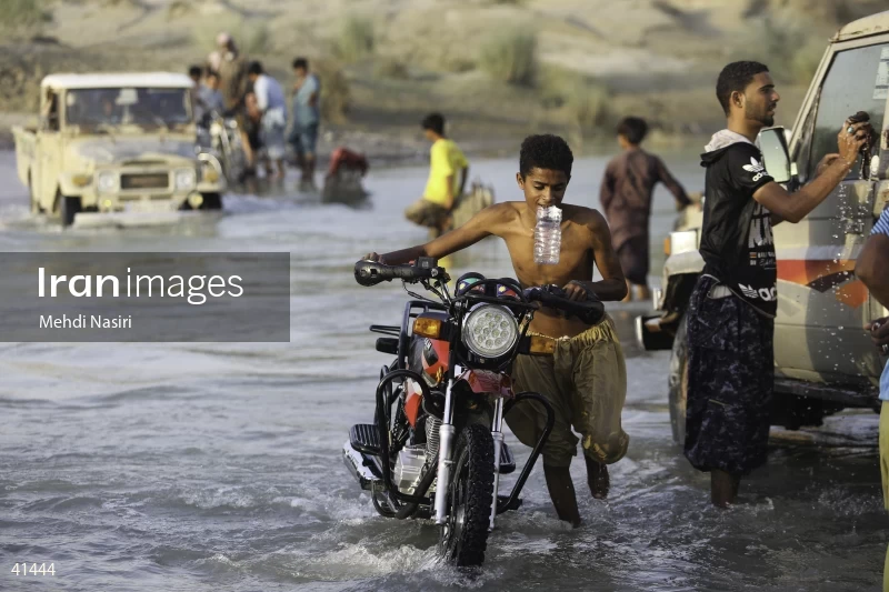 Floods in Dashtiari County
