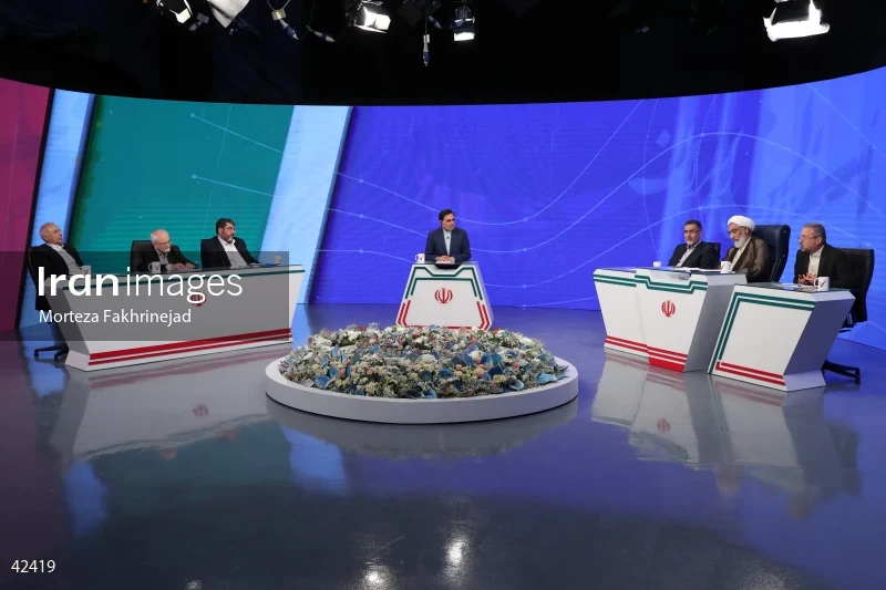 Mostafa Pourmohammadi on the Political Roundtable program on Channel Three