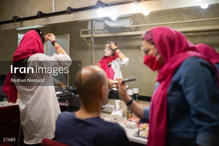 "Beauty and the beast" musical theater