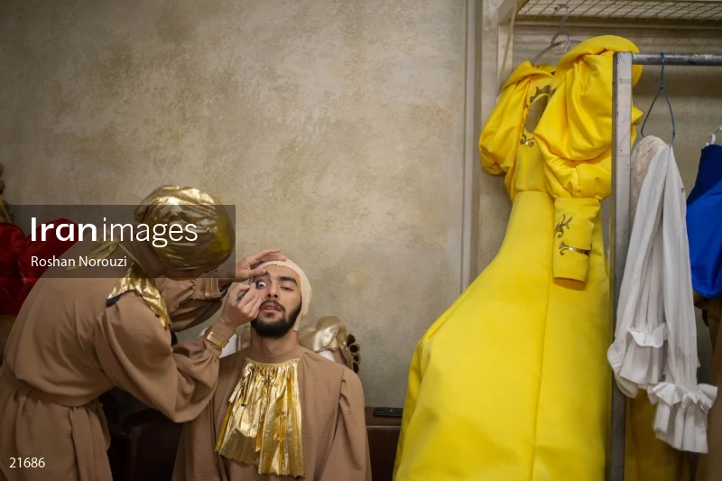"Beauty and the beast" musical theater