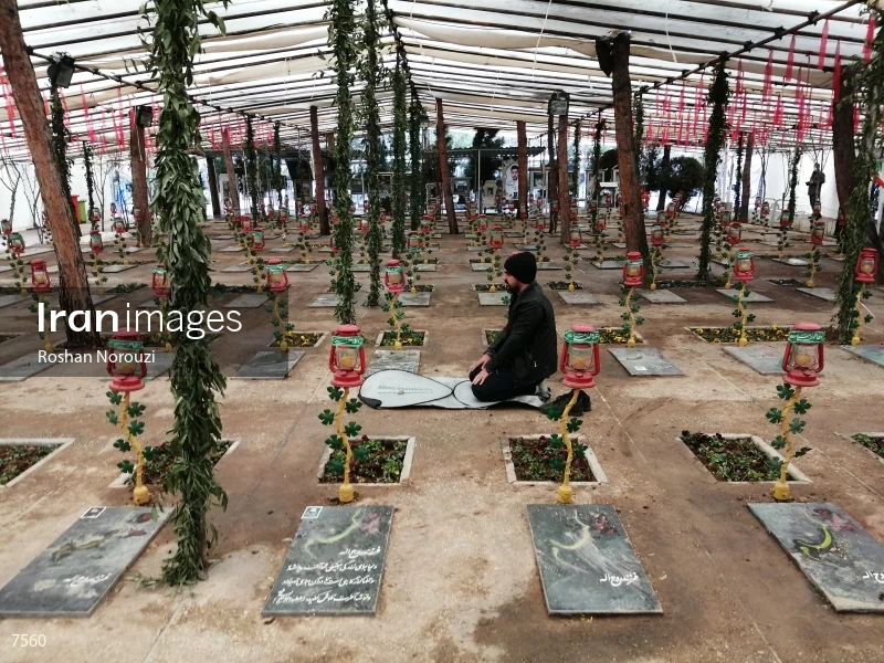 The fragment of the unknown martyrs in Behesht Zahra