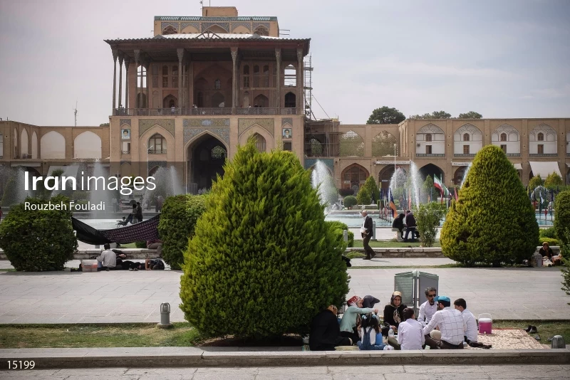 Sizdah Bedar in Isfahan