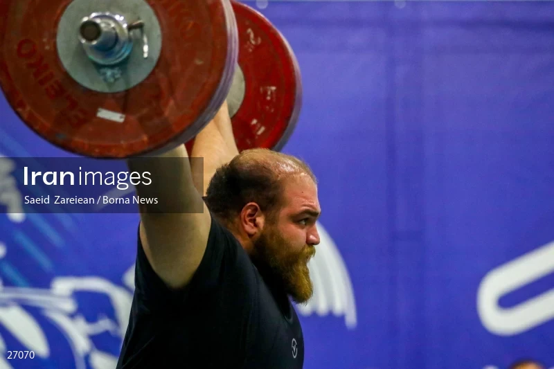 The record setting of Iran's national weightlifting team