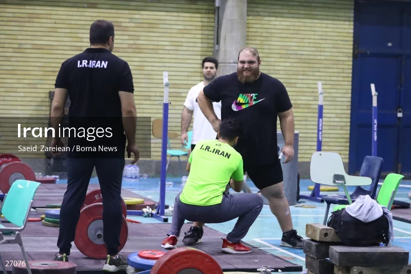 The record setting of Iran's national weightlifting team