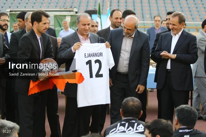 Iran's First VP Attends National Football Team’s Training Session