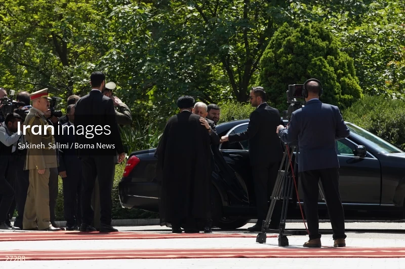 Ebrahim Raisi's official welcome to the President of Iraq