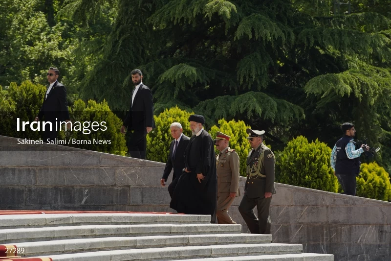 Ebrahim Raisi's official welcome to the President of Iraq