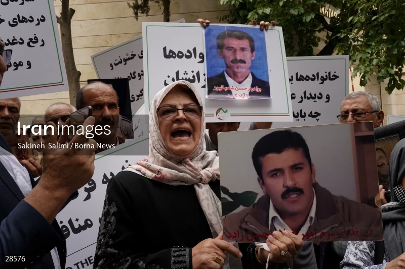 Gathering of "Nejat Society" members in front of the Red Cross office in Tehran
