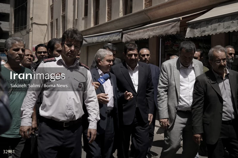 First vice president visits Pachenar Bazaar in Tehran