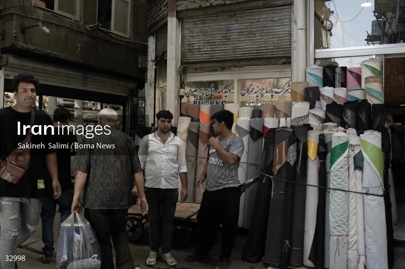 First vice president visits Pachenar Bazaar in Tehran