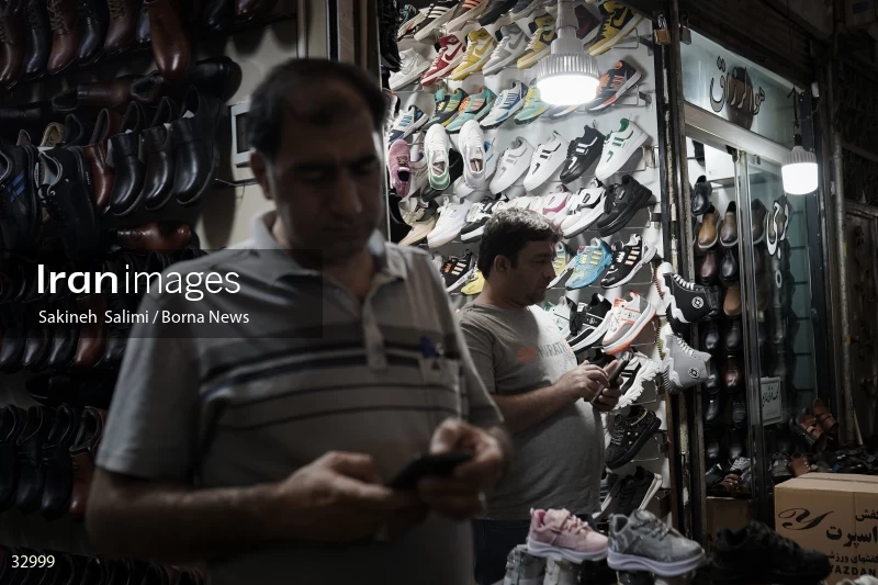 First vice president visits Pachenar Bazaar in Tehran