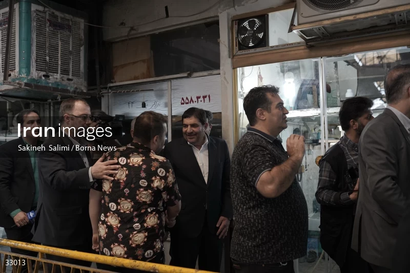 First vice president visits Pachenar Bazaar in Tehran