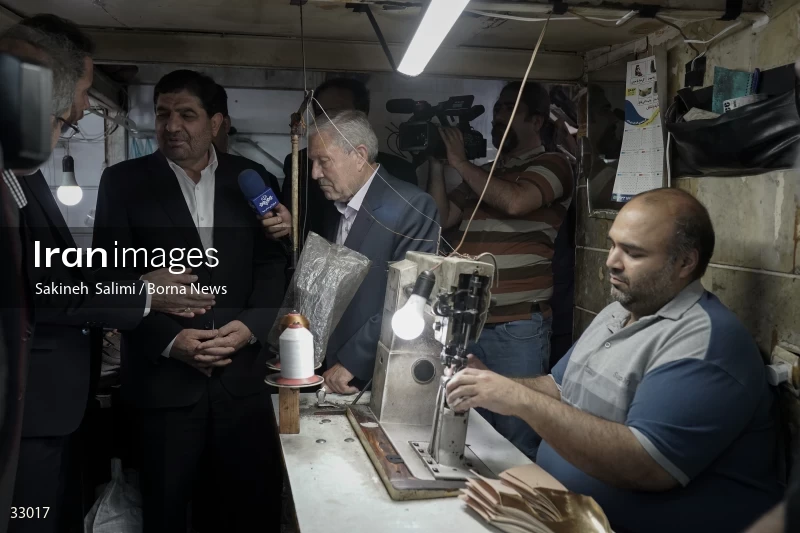 First vice president visits Pachenar Bazaar in Tehran