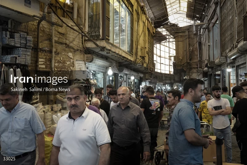 First vice president visits Pachenar Bazaar in Tehran