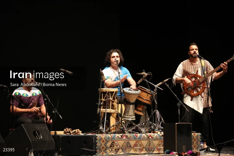 Lian music band concert