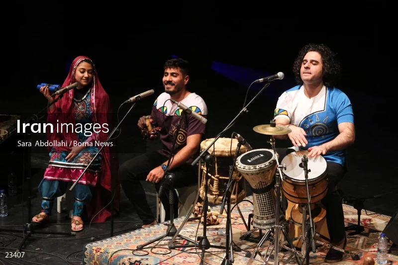 Lian music band concert