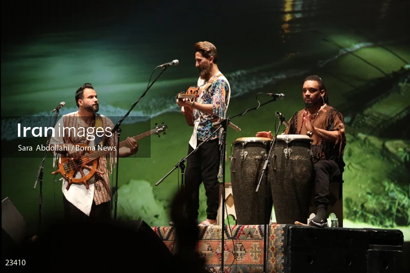 Lian music band concert