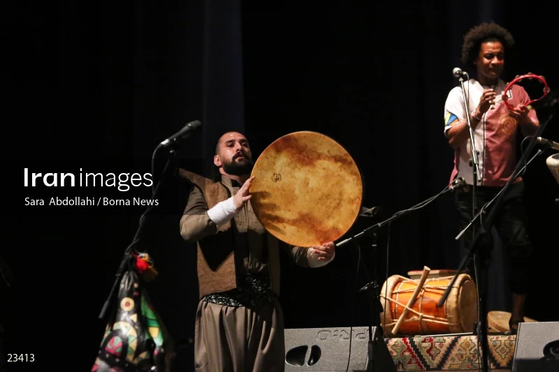 Lian music band concert