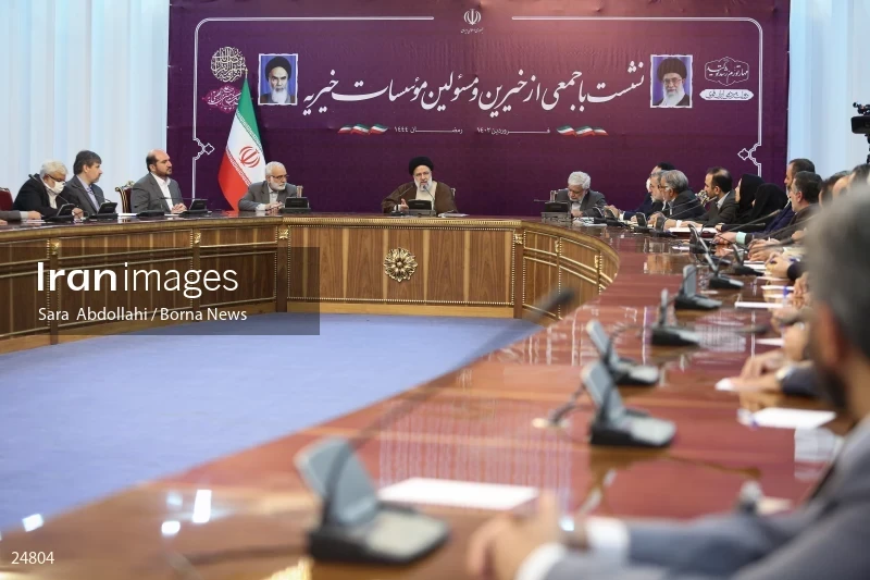 The meeting of the president with a group of benefactors and officials of charitable institutions