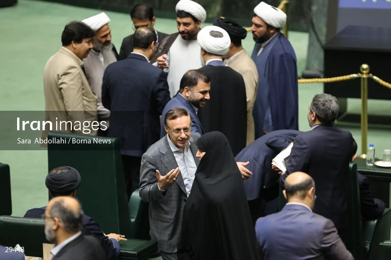 Parliamentary session about confidence vote to Minister of Education