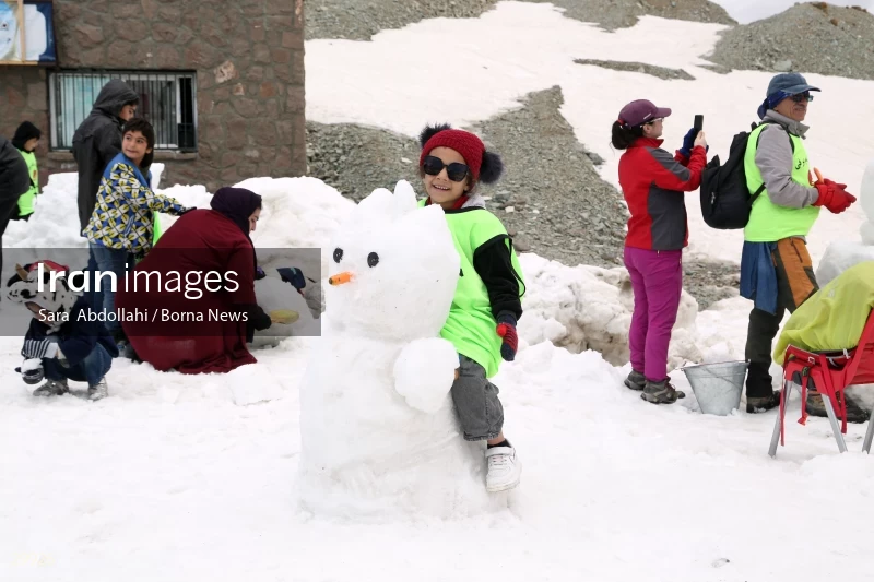 Snowman Festival in Tochal