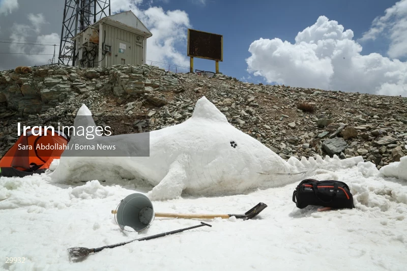 Snowman Festival in Tochal