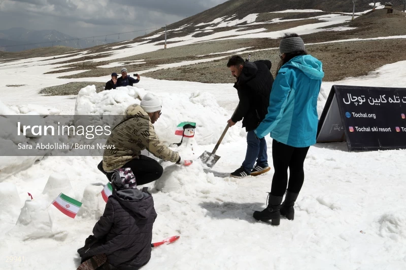 Snowman Festival in Tochal