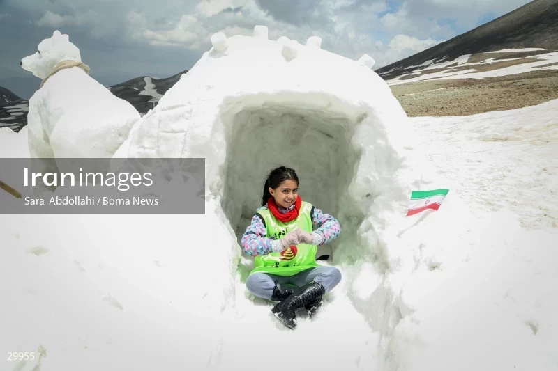 Snowman Festival in Tochal