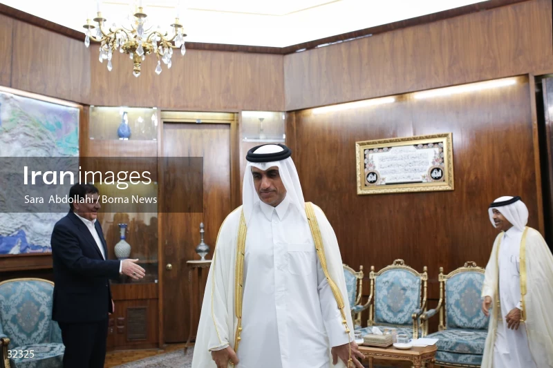 The meeting of the Minister of Labor of Qatar with the first vice president of Iran
