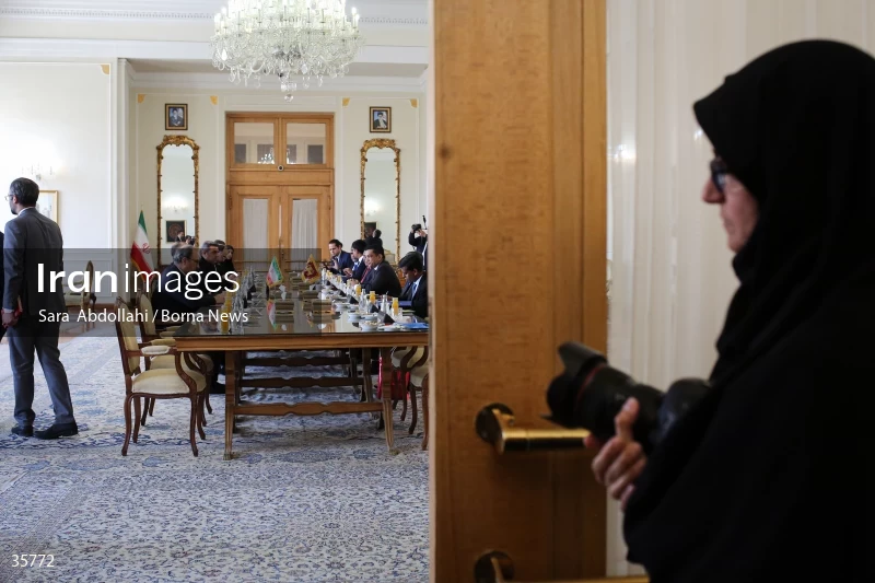 Iran and Sri Lanka FMs meet