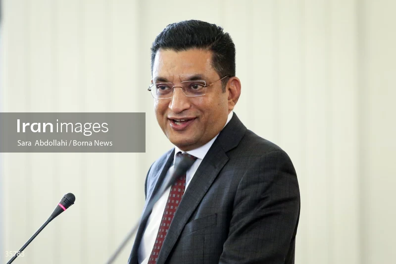 Iran and Sri Lanka FMs meet