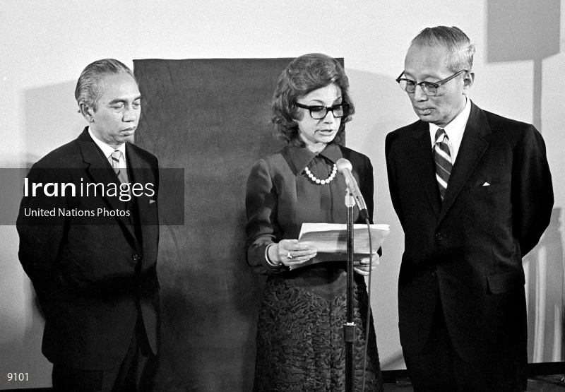 Iran Presents Replica of Cyrus Cylinder to United Nations