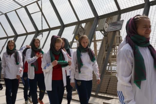 بازدید ورزشکاران خارجی از برج میلاد تهران