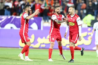 دیدار تیم های فوتبال پرسپولیس - ملوان در هفته بیست و پنجم لیگ برتر فوتبال ایران