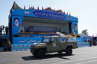 Military Parades Held in Iran on National Army Day