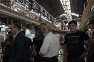 First vice president visits Pachenar Bazaar in Tehran