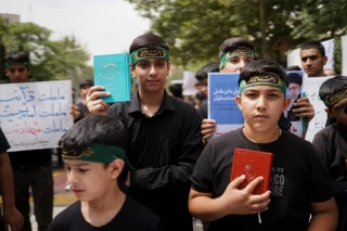 تجمع دانش آموزان مقابل سفارت سوئد در تهران