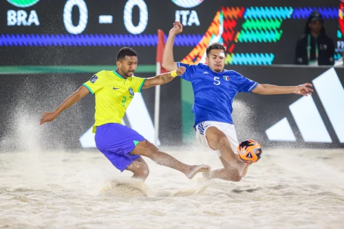 دیدار تیم‌های فوتبال ساحلی برزیل - ایتالیا - جام جهانی فوتبال ساحلی ۲۰۲۴ امارات