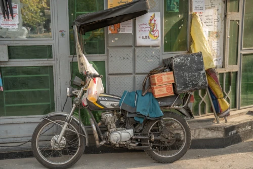 موتور یک فلافل فروش سیار در تهران