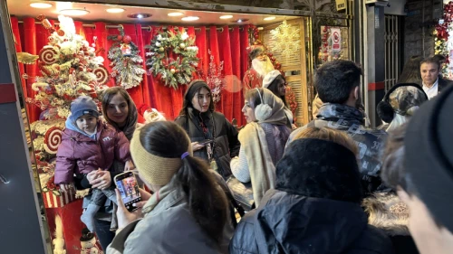 حال و هوای تهران در شب کریسمس